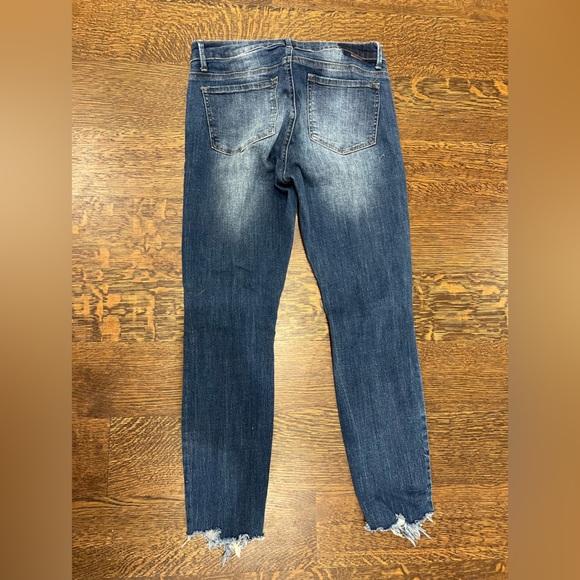 Ripped skinny jeans - Tractr Brand - size 27 / size 4 - barely worn - Picture 4 of 8